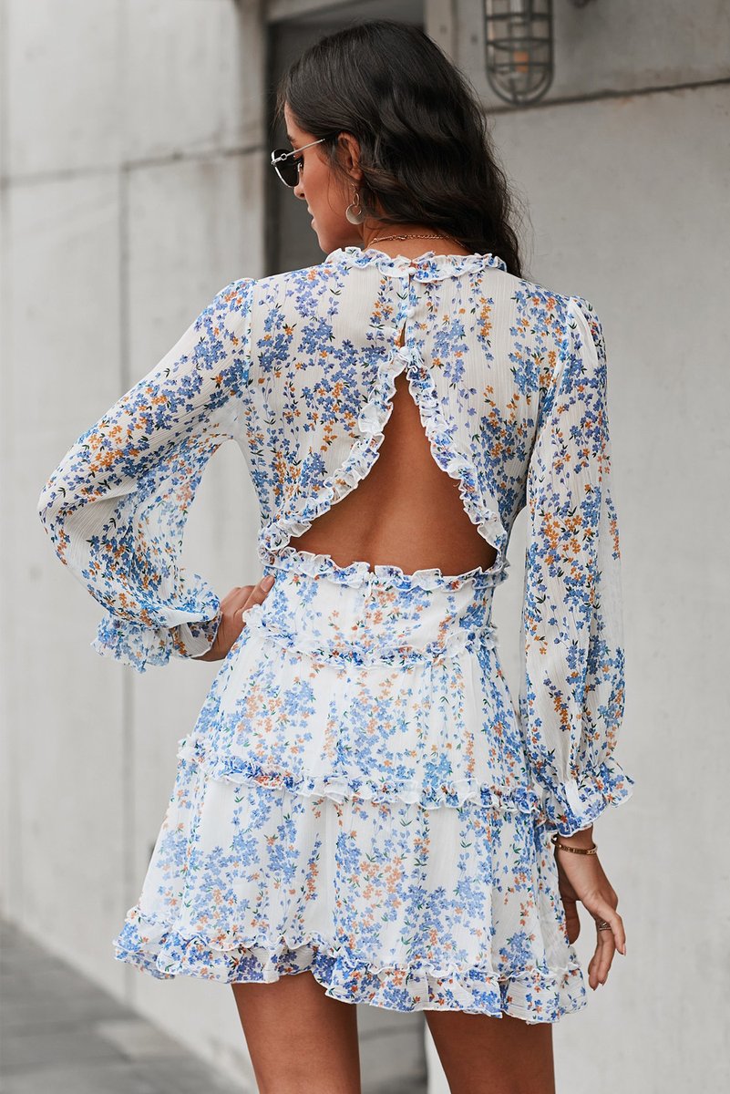 lixxxnlace's tweet photo. A smile and a summer dress go a long way.

Floral Frill Trim Plunge Flounce Sleeve Dress https://t.co/Xi2RPqF3pV

#LixxxNLace #SunDress #FridayFaves https://t.co/MS8tXY5s9E