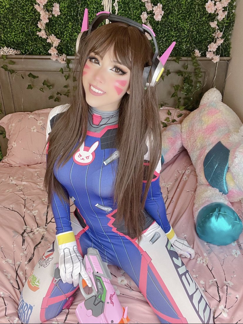 Stormy Stormborn on Twitter: "Can I be your gamer girlfriend? 🥺🕹️😊"