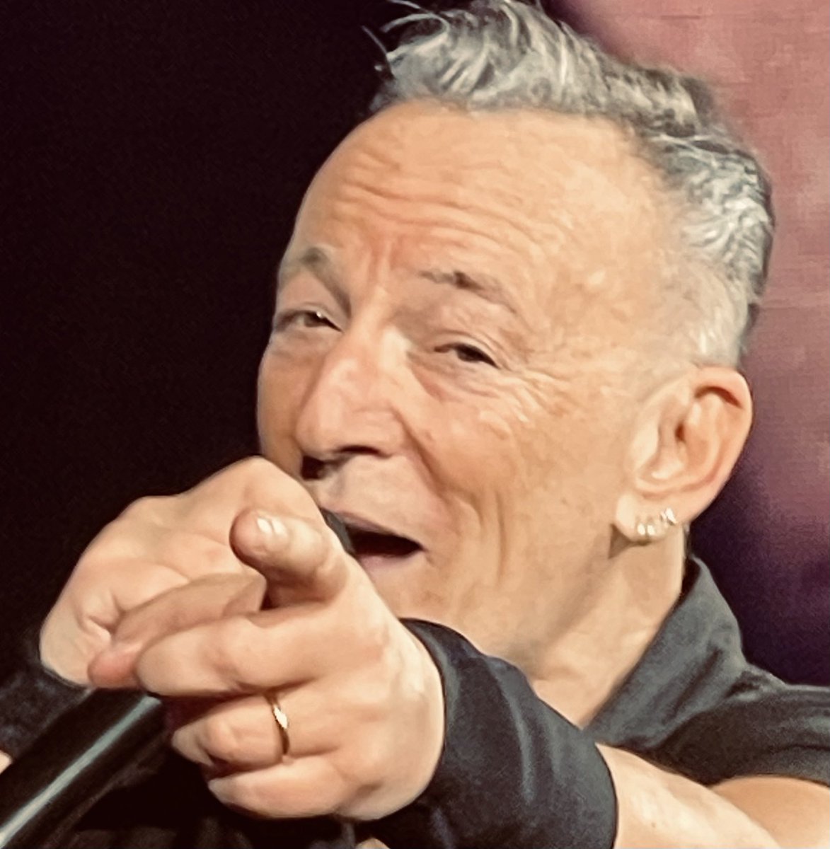 Julien_Grdjean's tweet image. Merci @springsteen ! 

Ça y est, j’ai réussi ma meilleure photo du boss ! #paris #springsteenparis