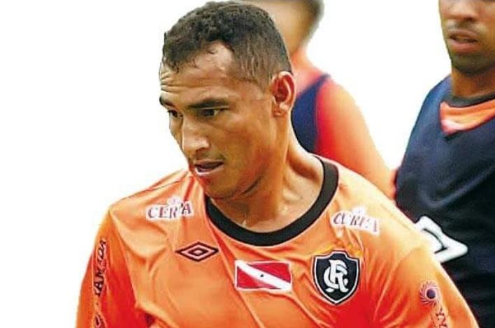 Kassiojunio_'s tweet photo. O gol do Holanda foi marcado pelo atacante Branco, após cruzamento de Deurick, que na época atuava como lateral-direito https://t.co/Xs1pE4yNcs