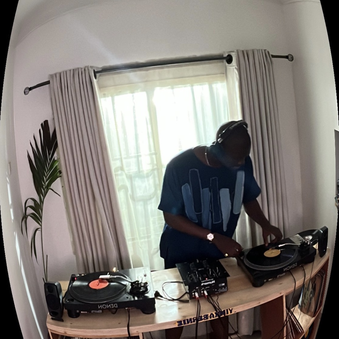 orokoradio's tweet image. 🌍📡🇬🇭

Wed 17 May Schedule:

1PM - (R) SoulaBabe
2PM - (R) GHBOI
3PM - Sayankah
4PM - @egwurecords 
5PM - Rabudi Beng 
6PM - (R) Dibs 
7PM - Tina Tornade
8PM - (R) Mo Jakob
9PM - @___DAMAGE , Loving Parents

Listen live at 🔗 oroko.live