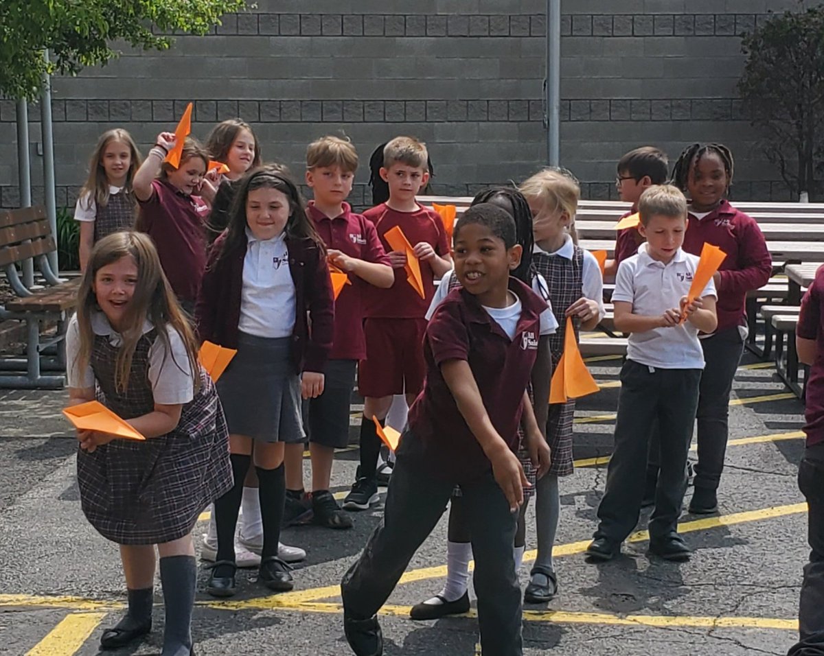 ASCAsecondgrade's tweet photo. Today the ABC Countdown to Summer begins! We celebrated "Airplane Day" by building paper airplanes and then testing out our designs in a friendly competition. @ASCA_Albany @RCDASchools https://t.co/V5gWRZZj5G