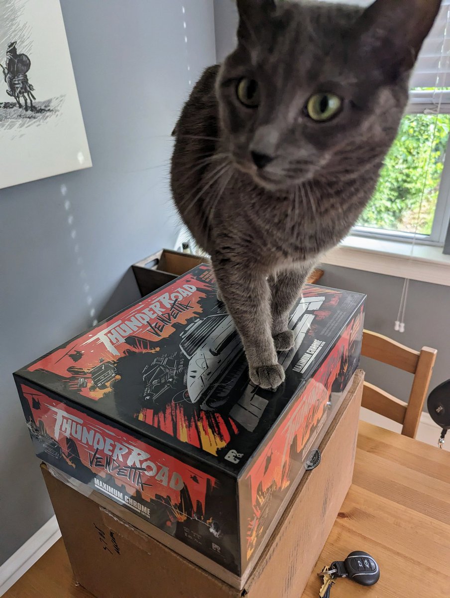 SylLovesBread's tweet photo. I got a new pedestal! It's very shiny. https://t.co/QZwIBbbnjv