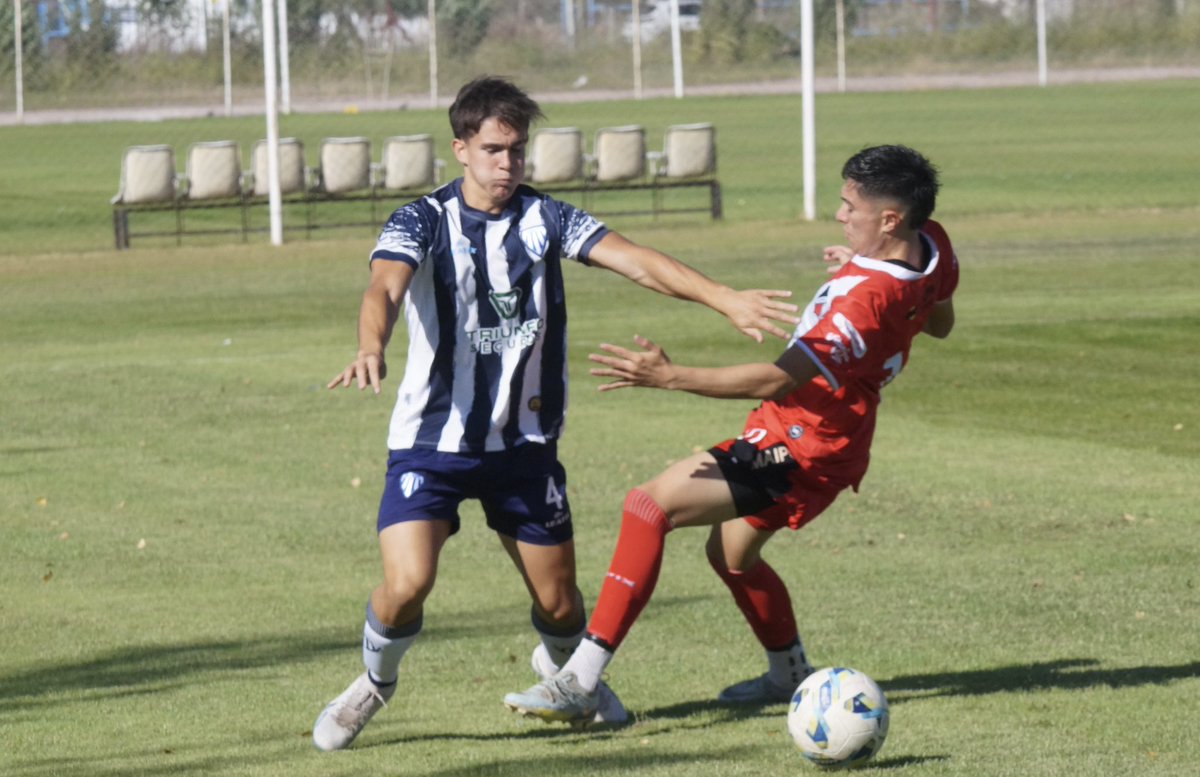 ChacrasOficial's tweet photo. #TorneoUnificacion | #Fecha12 

😎 TRIUNFO EN TIERRA CRUZADA 

🙌🏼 Nuestra Primera venció a Deportivo Maipú en condición de visitante por 1-0, con gol de Agustín Morilla. 

📸 Gentileza @Deportivo_Maipu 

#VamosChacras 
#FormarParaGanar 
#15AñosFormando https://t.co/NogNzRPCvU