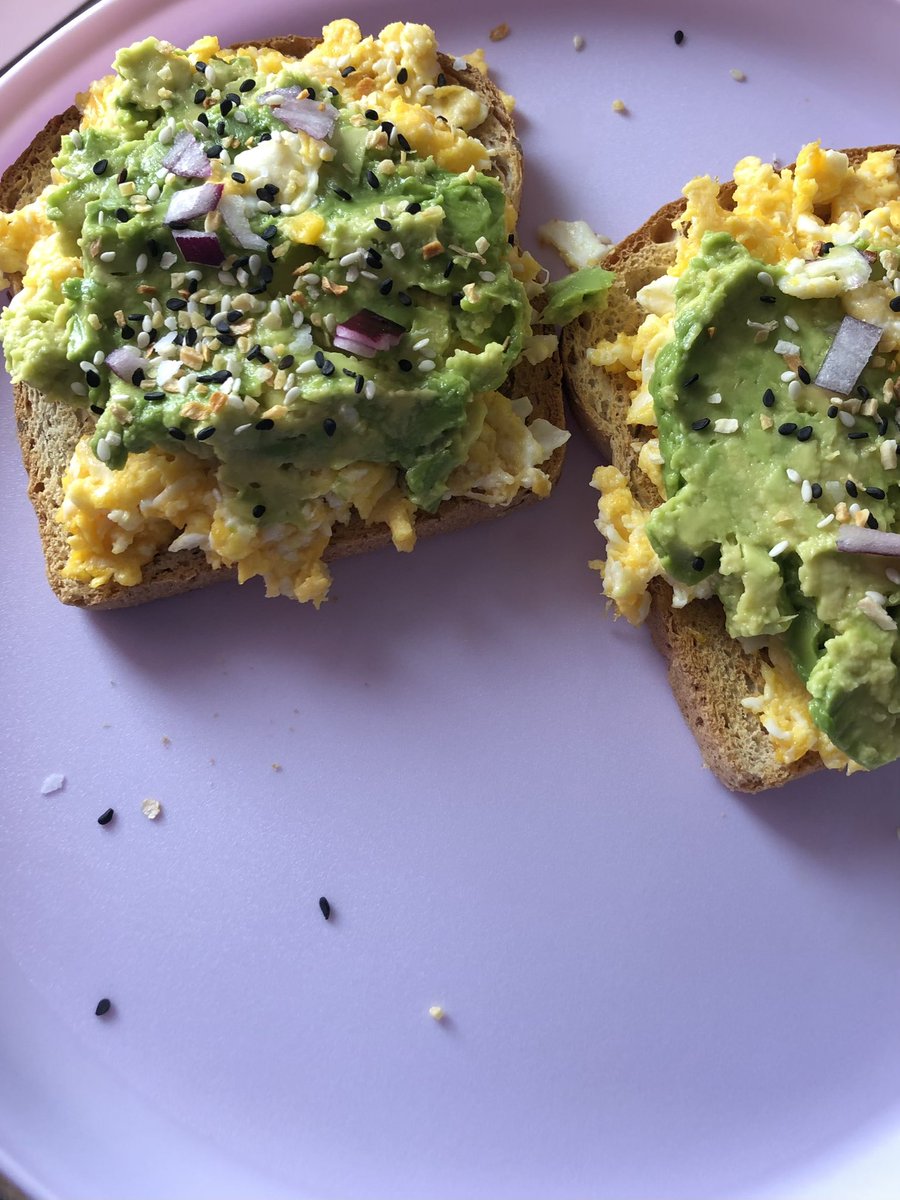 Deadlevii's tweet photo. Made Candy some avocado toast. https://t.co/EjEFdNdZGE