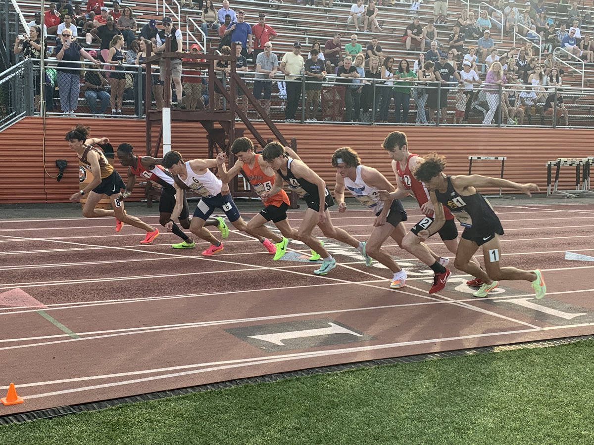 TheLoucksGames's tweet photo. The Loucks Games showcased some of the most talented athletes in the region! Hats off to our men's 4×400 team and women's shot put competitors for their hard work and dedication  👍👏 #LoucksGames #TrackAndField #Champions https://t.co/fFJQG1v5N9