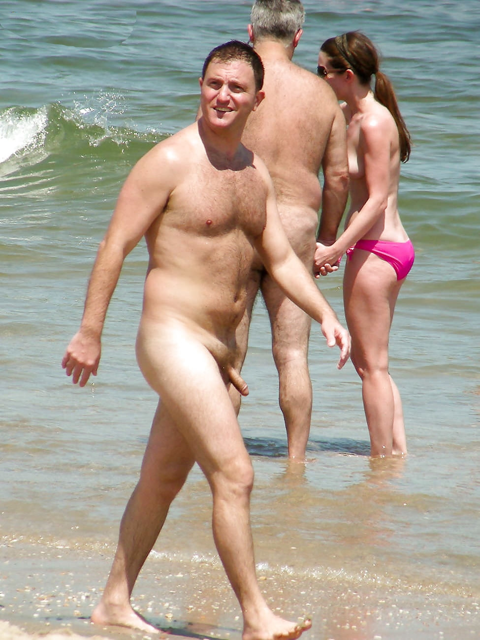 beach cfnm XユーザーのMarie Oranさん: 「CFNM, the common rule on the beach! Not only for  couples, but everybody !! Women happy to show theri men naked, but also to  watch a lot of other cocks