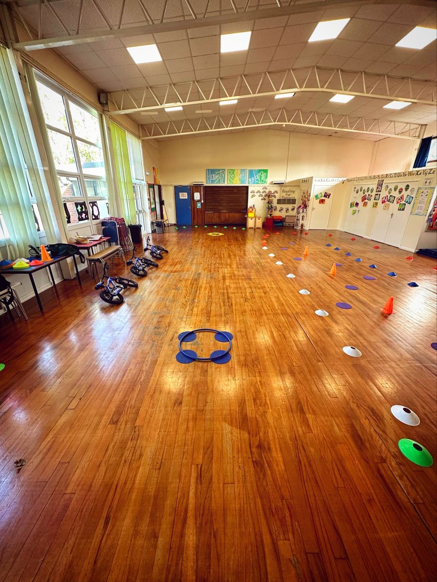 RBGym_Sam's tweet photo. Reception had a great Balanceability lesson working on their gliding, turning and weaving in and out of obstacles 👏🏼🚴‍♀️
#balanceability #learntoride #primarype #physed https://t.co/sOv4enRYtE