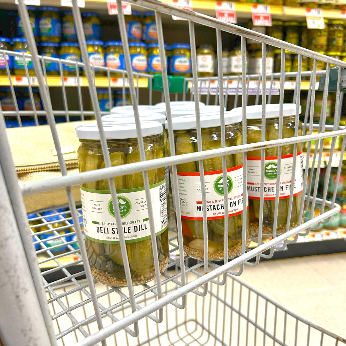 Hello #Massachusetts! We're 💪 to have our 🥒 on the @Roche_Bros shelves. 

Add us to your carts— you won't be disappointed!

#bostoneats #boston #RocheBros #bostonfoodie #gourmetpickles #artisanpickles #NonGMOProject