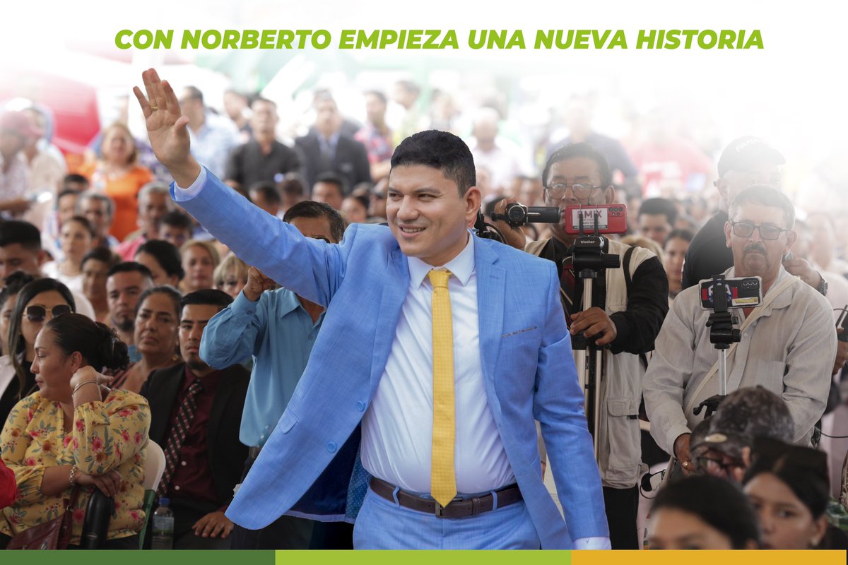 GADRocafuerte's tweet photo. La tarde de ayer Rocafuerte vivió su fiesta democrática, pues, el nuevo Concejo Cantonal liderado por su alcalde Dr. Norberto Vélez, se posesionó en un acto emotivo que contó con la asistencia de los rocafortenses. #JuntosCreamosOportunidades https://t.co/kzGjXT8OeH