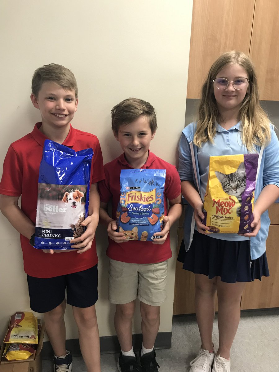 lcs_denver's tweet photo. Our 4th grade students have successfully collected over 1,600 pounds of pet food this school year in addition to other pet needs and supplies. We are so proud of our Eagles and their families! πΆπ
#lincolncharterexperience #lcsservice https://t.co/gPkMHKPAk2