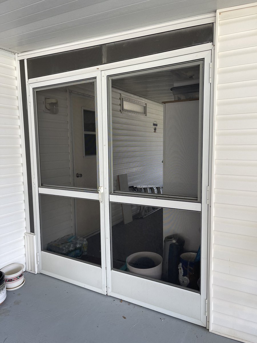 joesaluminumllc's tweet image. Before &amp;amp; after rescreening 2 top screen door panels. #screen #rescreen #doorscreen #screendoorrepair #screenrepair #screenrepairs #screenreplacement #screenrepairservice #screenrepaircompany #lanaiscreen #lanaiscreendoor #lanaiscreenrepairservice