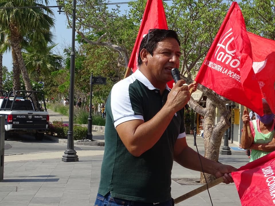 #DíaDelMaestro 🍎

"El buen Maestro no enseña, inspira"

Muchas felicidades a nuestro dirigente estatal,  profr. Ricardo Mendoza Madrigal  🍎

<a href="/OdracirMM09/">Ricardo Mendoza</a>