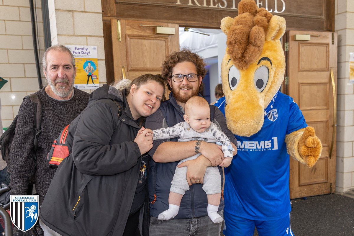 FoundationGFC's tweet photo. And, of course, it's always good to see our very own mascots, Tommy and Tammy! 💙

#Gills https://t.co/7neajZhTtf