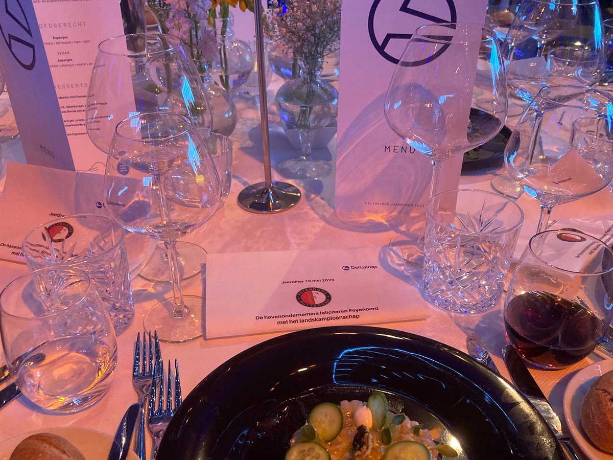 Tijdens het <a href="/deltalinqs/">Deltalinqs</a> #Jaardiner felicitaties voor landskampioen <a href="/Feyenoord/">Feyenoord Rotterdam</a>