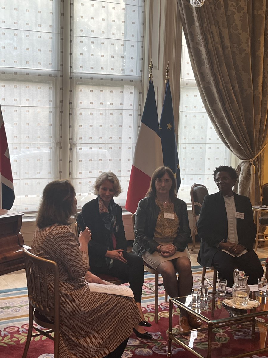 Equality, Diversity and Inclusion #EDI : what implementation in institutions? 

This is what our speakers will tell us through their experiences in @sanofi, @KingsCollegeLon & @ESCP_bs, offering a comparative view between 🇫🇷and the 🇬🇧. #FranceAlumniDay #AlumniDayUK