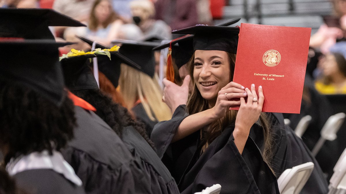 umsl's tweet photo. Commencement weekend was a success π Congratulations to the class of 2023 π Go forth and make us #UMSLProud Tritons! π± #UMSL #Commencement #UMSLGraduate #UMSLGrad #Classof2023 #Graduation #CommencementWeekend https://t.co/DW1WNFTAbO