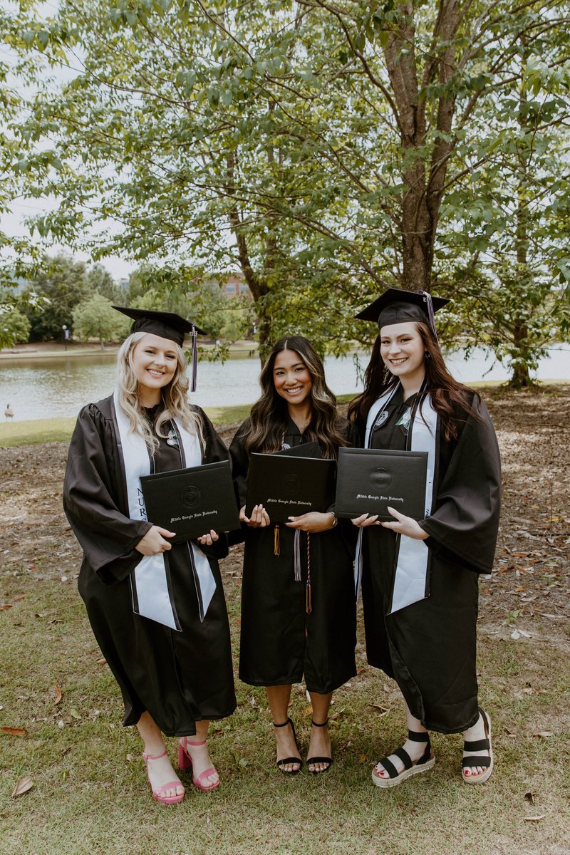 MGAstateU's tweet photo. No Monday blues here! We're still celebrating our spring '23 grads! πΎπβοΈ
#MGAGrad #Knighted23 #GoKnights #Graduation #Classof2023 https://t.co/tvF5TeY9Te
