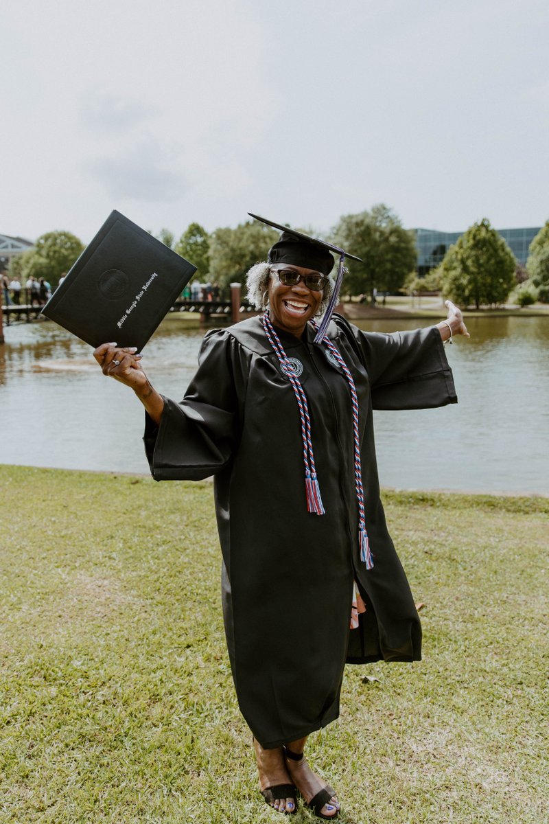 MGAstateU's tweet photo. No Monday blues here! We're still celebrating our spring '23 grads! πΎπβοΈ
#MGAGrad #Knighted23 #GoKnights #Graduation #Classof2023 https://t.co/tvF5TeY9Te