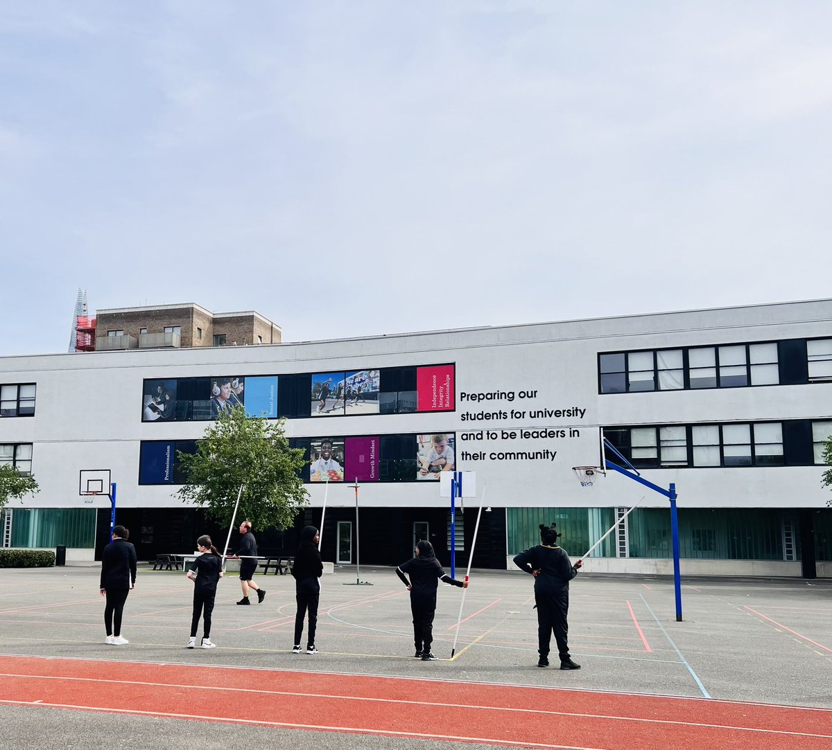 ArkGlobeAcademy's tweet image. Get active! Our students were very busy on the sports grounds, here we have the students working on their javelin skills. Luckily our windows are safe… for now! 

 #creatingchampions #teamglobe @GlobeAcademyPE @ArkGlobeAcademy @ArkSchools @MattJones_Globe
