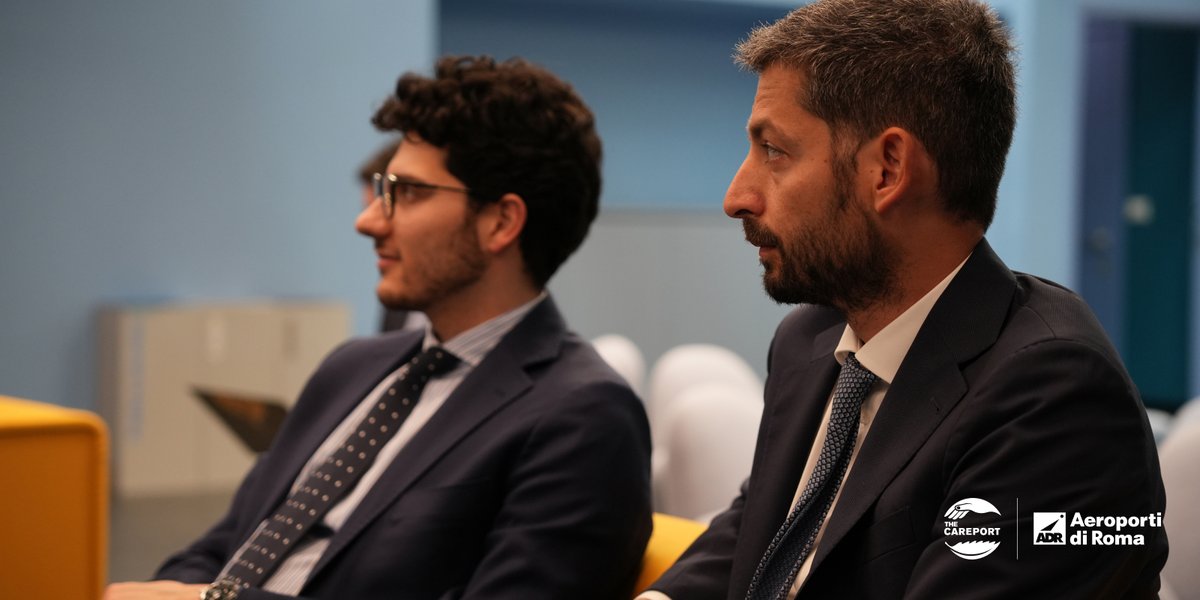 AeroportidiRoma's tweet photo. È stato un piacere confrontarsi con @esa , presso l'#InnovationHub, riguardo la nostra strategia orientata verso l'innovazione, lo sviluppo sostenibile e infrastrutturale, oltre che della nostra #Call4Ideas 🚀
#TheCareport #RunwaytotheFuture #BeyondFlying https://t.co/T5Mcb5jif1