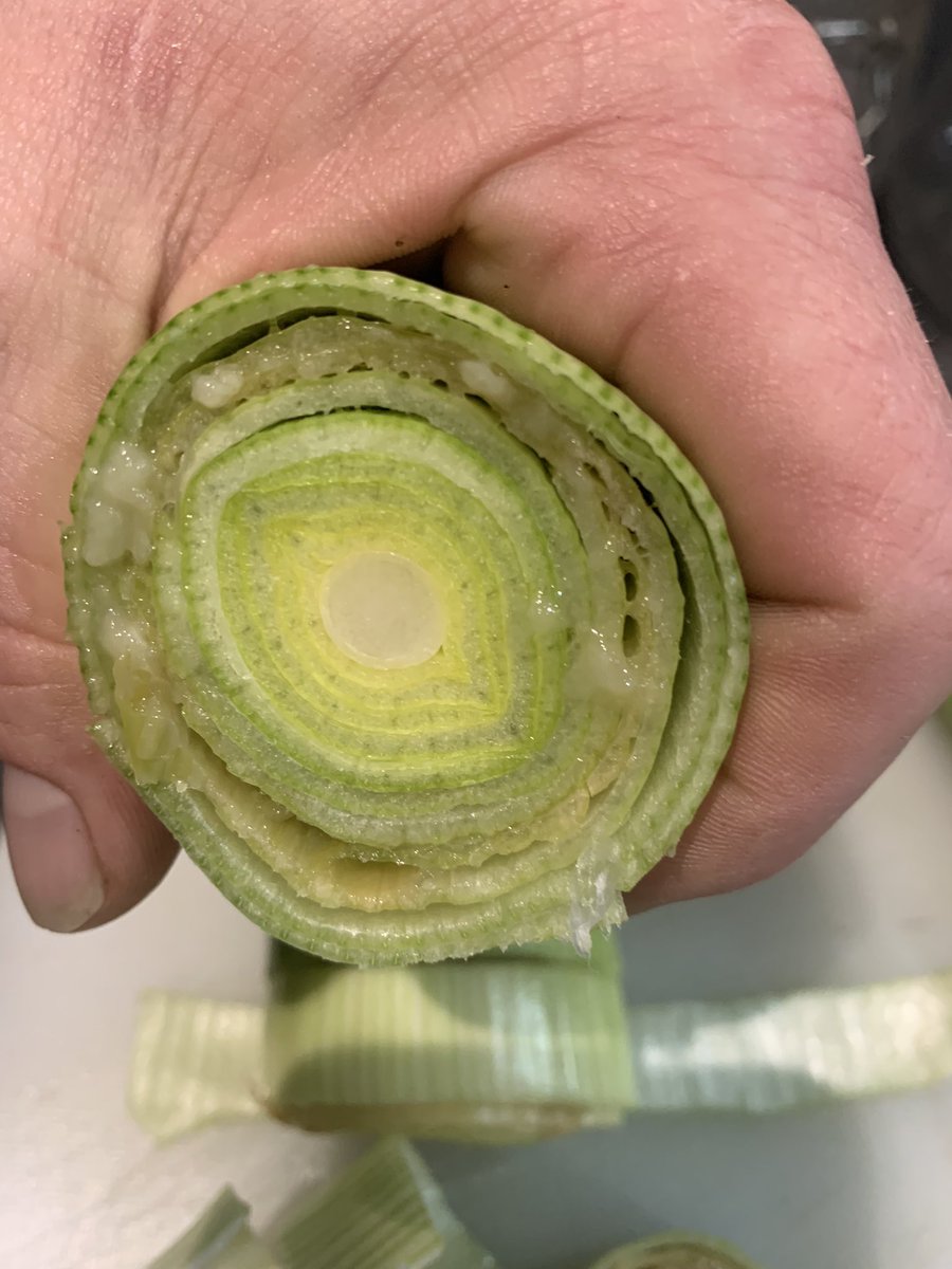 PurpleBacon5's tweet photo. @LidlGB not impressed, gone off leeks &amp; incorrect labelling, only 273g prawns of what’s supposed to be 300g https://t.co/0uR8Vn2ysW