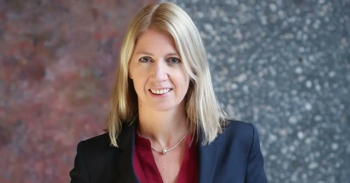 Virker det når taleren sier «jeg er så glad for å være akkurat her i dag?»
Svaret er ja! Selv om vi innerst inne skjønner at det kanskje ikke er slik at vi er de eneste som får høre det budskapet fra avsenderen. Taletriks virker, om de brukes godt! 

buff.ly/451SIkV