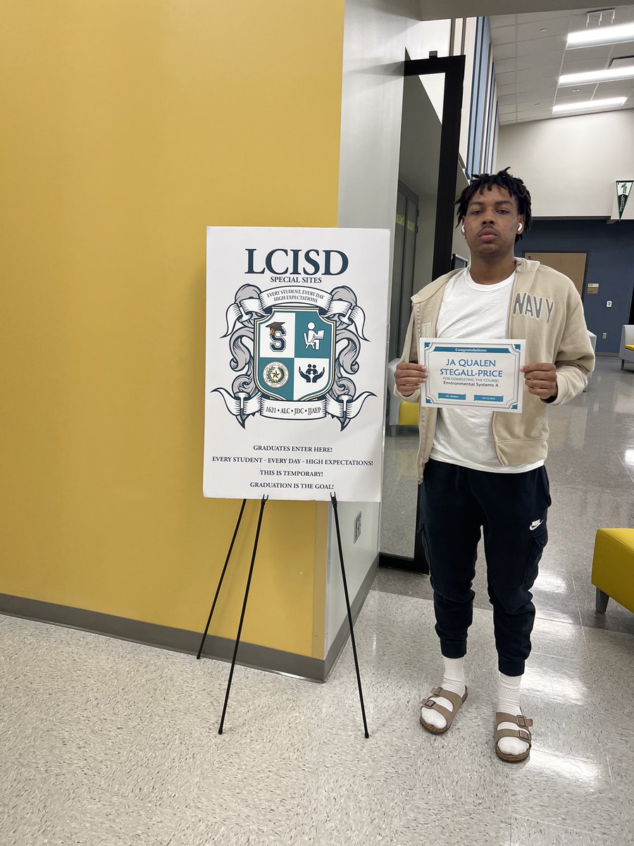 Congratulations to Ja’Qualen P. from Lamar Consolidated High School for earning his Environmental Systems A credit at 1621 Place Evening Flex. Nice job! We are so proud of you! @lcisd_specials @LCHSMustangs #SpecialSitesSuccess #betheonelcisd