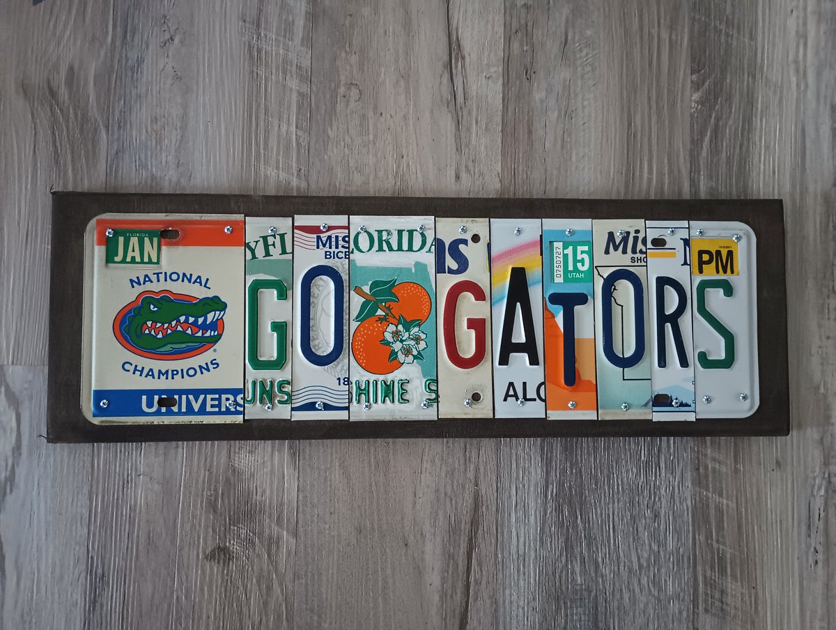 Just finished a sweet round of Florida football signs.
#licenseplatestuff #licenseplateart #GoNoles #seminoles  #GoGators #Gators  #GoBulls #GoBucs #tampabaybucs #Buccaneers #football #footballart #florida #floridaart #ArtistOnTwitter