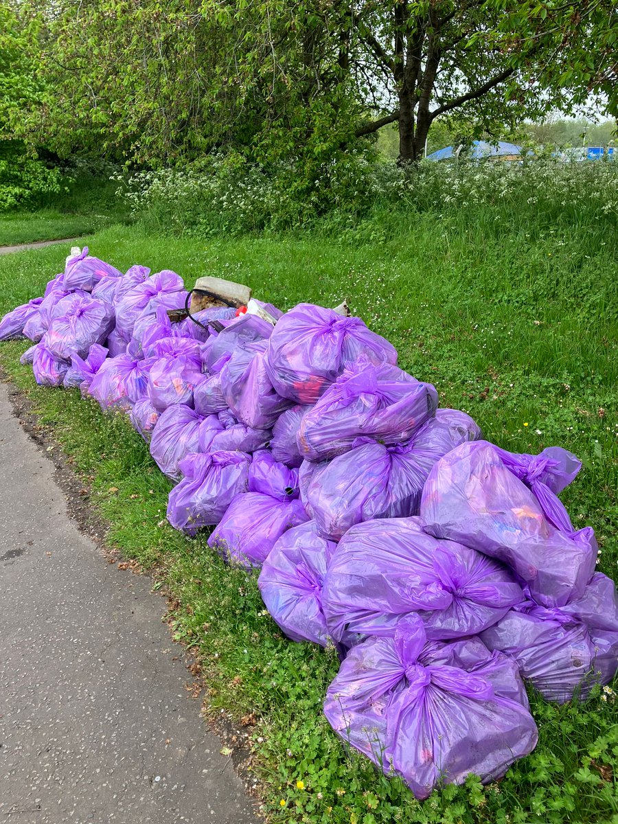 libraryrat16's tweet photo. @troytempest69 @denisebarbour @AliceTaylorM ♥️ you got one of the weekly lucky find awards with the car exhaust you unearthed.
73 bags of rubbish collected. Most of it from a dodgy ditch that was full of it. https://t.co/ntnc0ImTAT