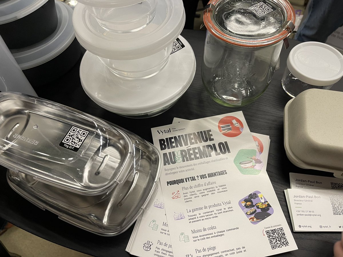 LMaillart's tweet photo. Toujours un plaisir de retrouver @celiarennesson au salon du #vrac et du #réemploi avec @V_Riotton 
Nos entreprises innovent et s’adaptent aux attentes des consommateurs : 🎯moins d’emballages inutiles, moins de gaspillage, des produits de qualité et fabrication locale
#agec https://t.co/CWvFX6sugH