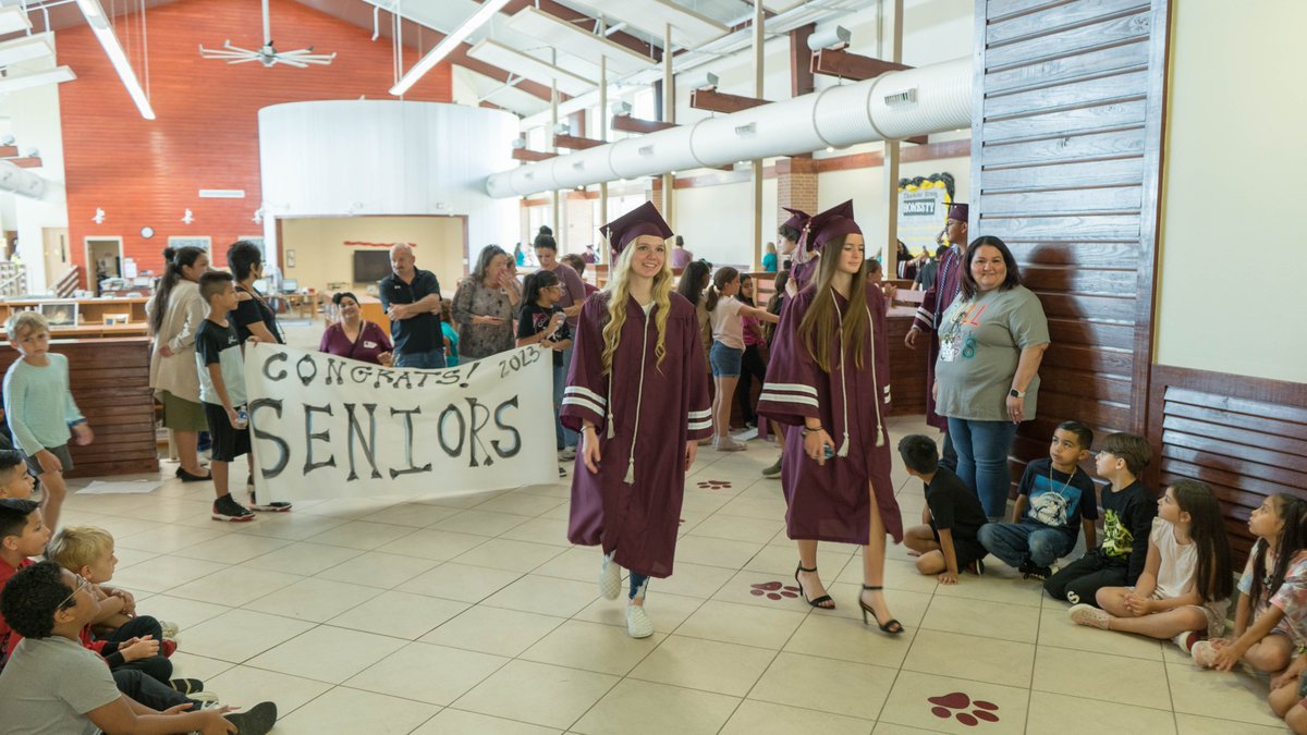 WallerISD's tweet photo. #GraduationWalk #Classof2023 https://t.co/rjpvGexg0f