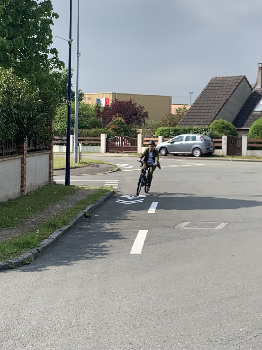 ait_eddie's tweet photo. #maiavelo 🚲 encore à #Epone avec l’inauguration de nouveaux parcours vélos réalisés par la @CUGPSEO avec ses services et ses agents mobilisés. 

Encourager toutes les pratiques du vélo est la priorité de la communauté urbaine sur le front du développement des mobilités douces. C’est l’objectif affiché de son Schéma Directeur Cyclable 2019/2027.