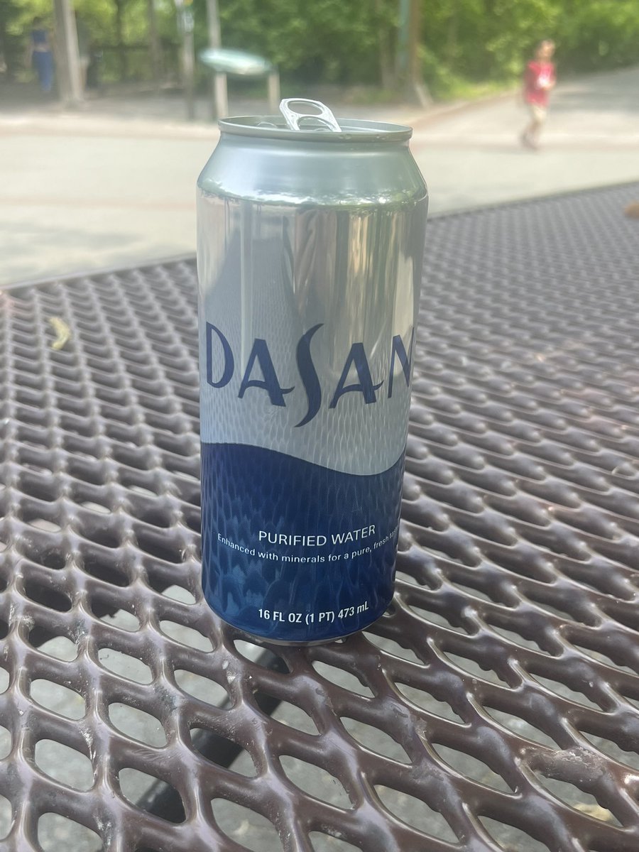 Visiting the <a href="/BronxZoo/">Bronx Zoo</a> on this gorgeous May day and I’m happy to share that they are protecting birds &amp; wildlife worldwide by NOT selling bottled water. #conservation