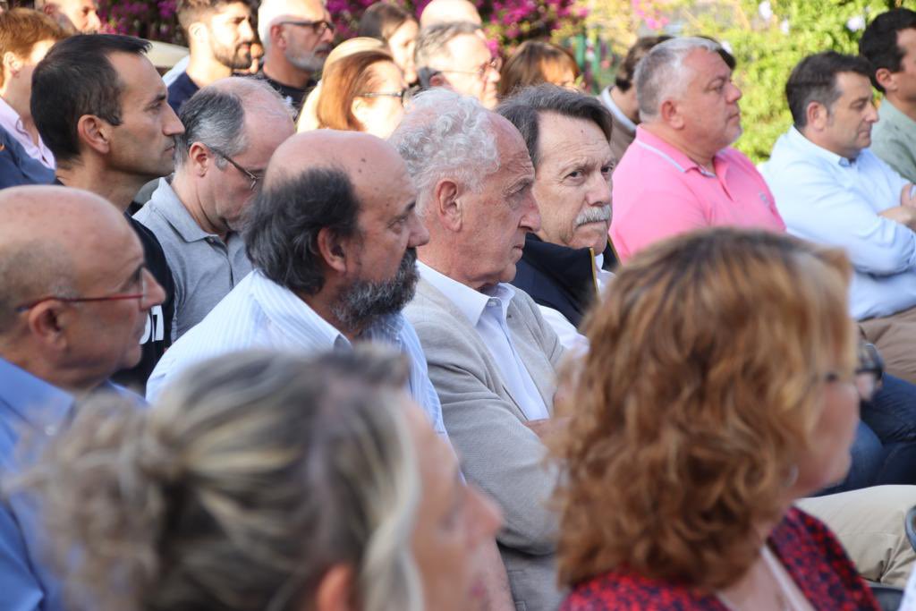 PSOEValencia's tweet photo. 🗣️ @pilarbernabe 

"Necesitamos más mujeres en la gestión deportiva. Por eso vamos a poner en marcha una línea de ayudas para que todas las mujeres deportistas puedan desarrollar su vida profesional en la gestión deportiva. No podemos perder ese talento"

#SandraGómezAlcaldesa https://t.co/OJLbtuN8ha