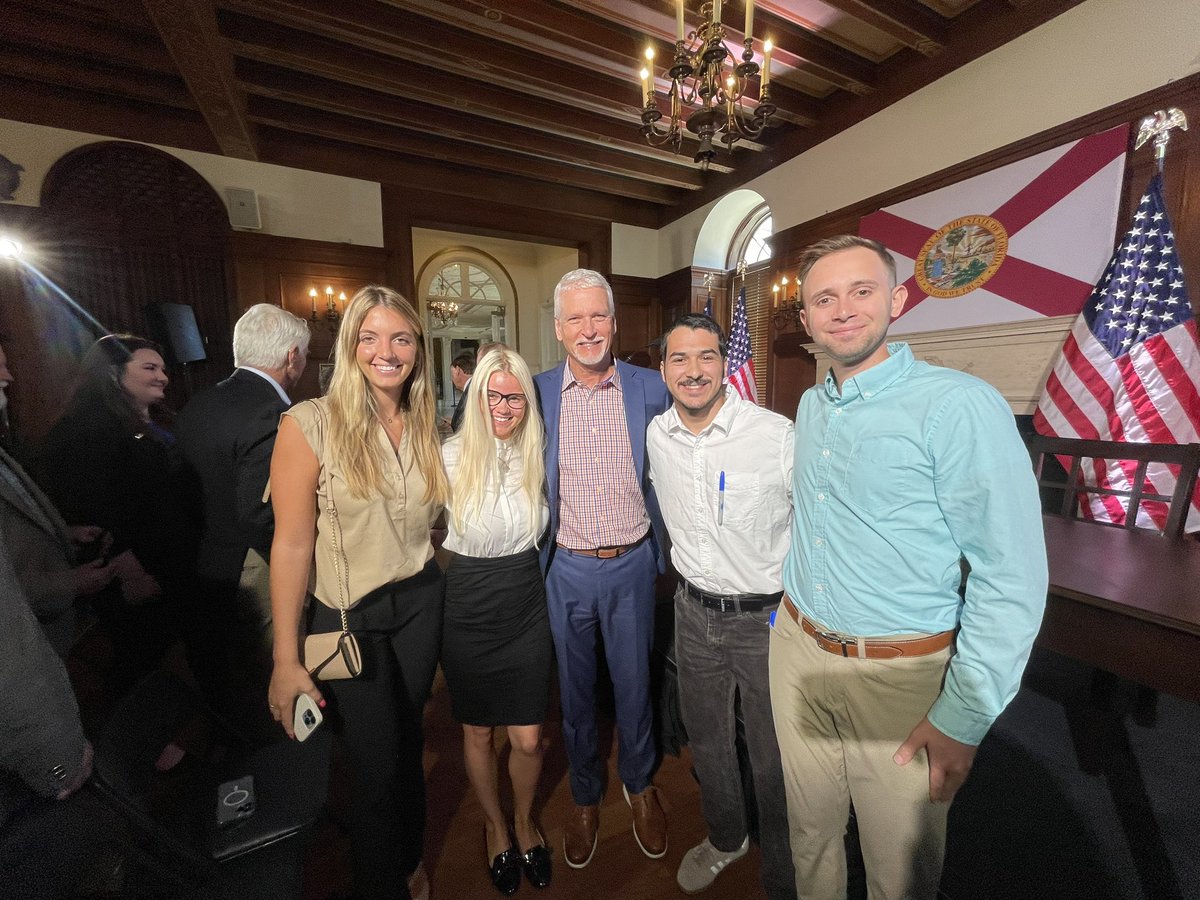 USF College Republicans tweet media