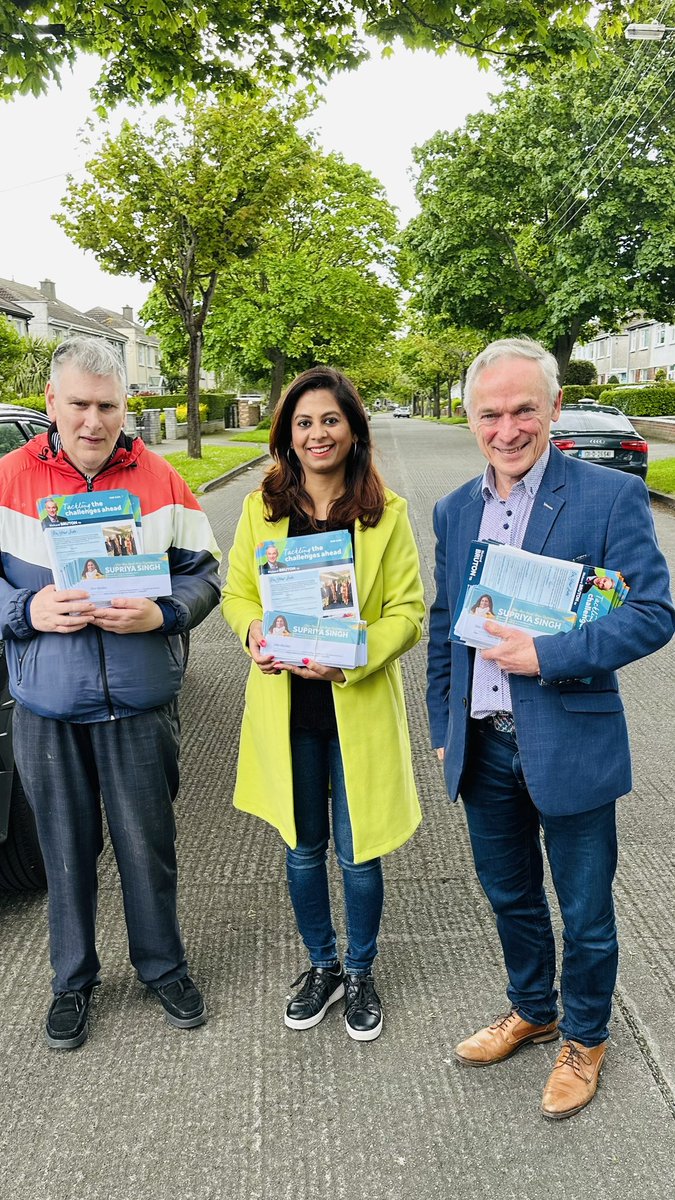 Out and about in Raheny today with @RichardbrutonTD and the team.

Lovely meeting the residents and listening to their concerns.Thank you for your time today, I will make sure that your concerns are addressed asap.  
 @DBNFineGael
#Womenforelection