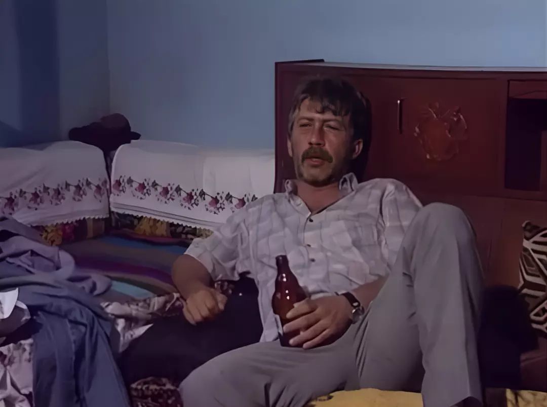 Umudunu kaybeden öğrencileri izliyorum 
#açüonlinefinalistiyor