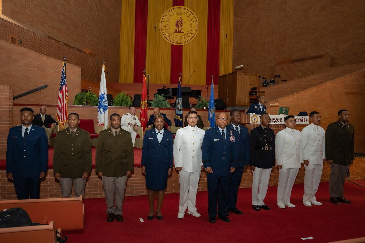 TuskegeeUniv's tweet image. Last week Tuskegee officially commissioned its newest Reserve Officers Training Corps members in the Army, Navy, and Airforce. They were greeted with encouraging words from Maj. Gen. Konata A. Crumbly, Assistant Adjutant General of the Georgia Air National Guard.

#TuskegeeROTC