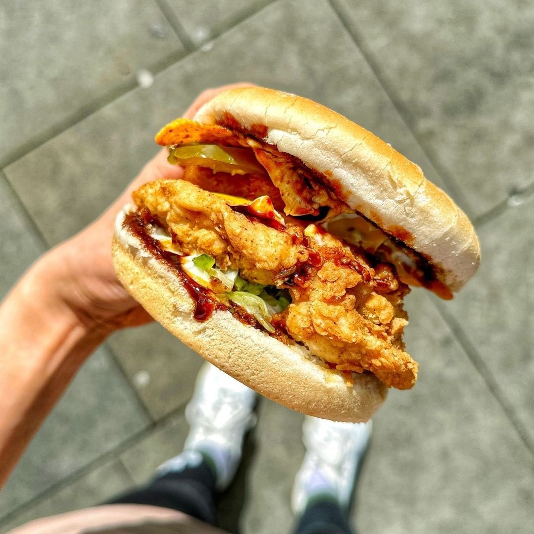 😍🤤😋

📸: frankies_burgers on Instagram

#chickensandwich #friedchicken #foodies
