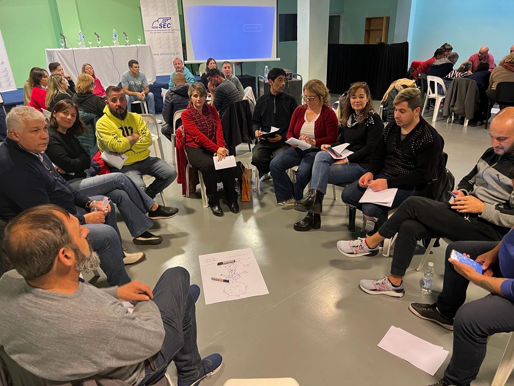 guillebianchi65's tweet photo. Desde la secretaría de juventud de nuestro sindicato y la Universidad Nacional de Mar del Plata comenzamos una capacitación para todo nuestro cuerpo de delegados y delegadas en la temática de "Consumo problemático en el trabajo". https://t.co/3aOfbno7Fa
