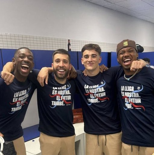 GxlDePaulinho's tweet image. 📌 SORTEO EXPRESS, SORTEO DE CAMPEONES. 

Regalamos 2 camisetas de la celebración de la Liga 💙❤️

- Seguir a @FIVEMediaClan y a mí
- Dar FAV o RT (cualquiera de las dos sirve)

Sorteo simple y sin mucho misterio. Cumples los requisitos y te la llevas. Ganador en 48h.