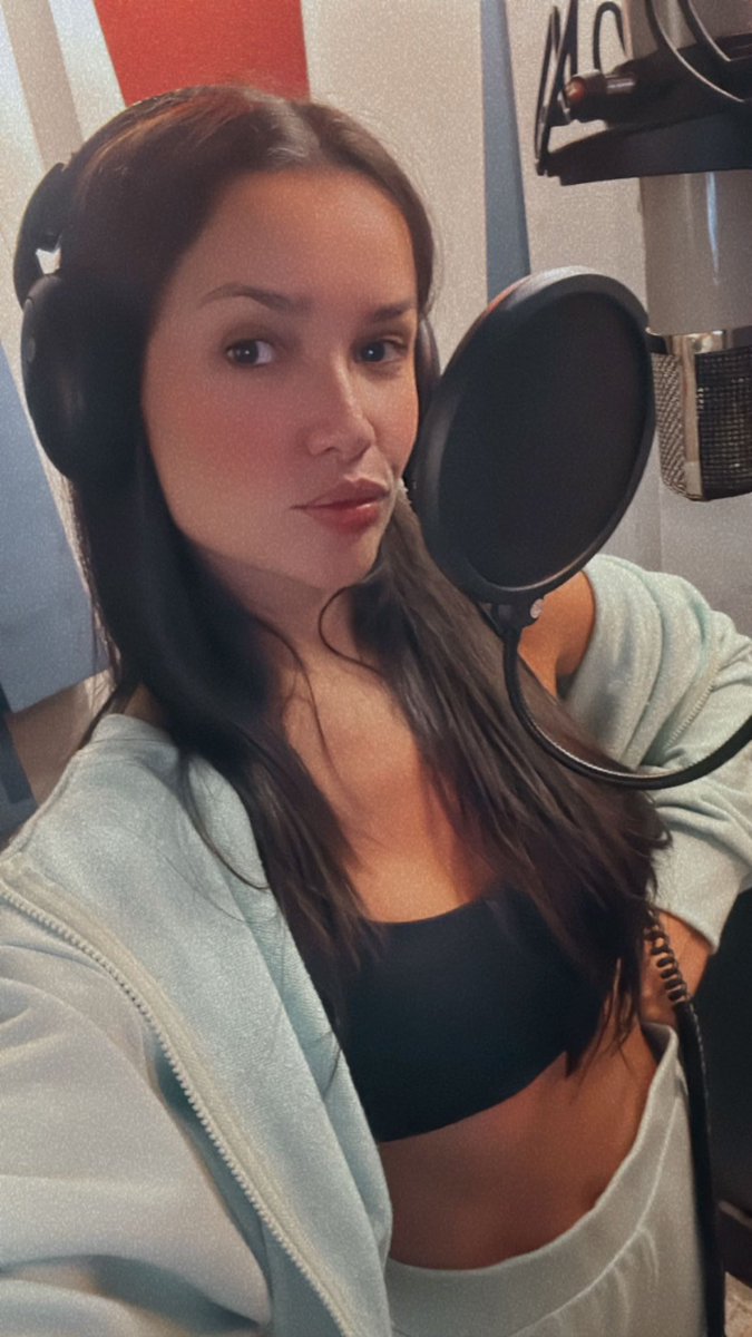 juliette's tweet photo. 🎤🎶 https://t.co/633DtFEC7H