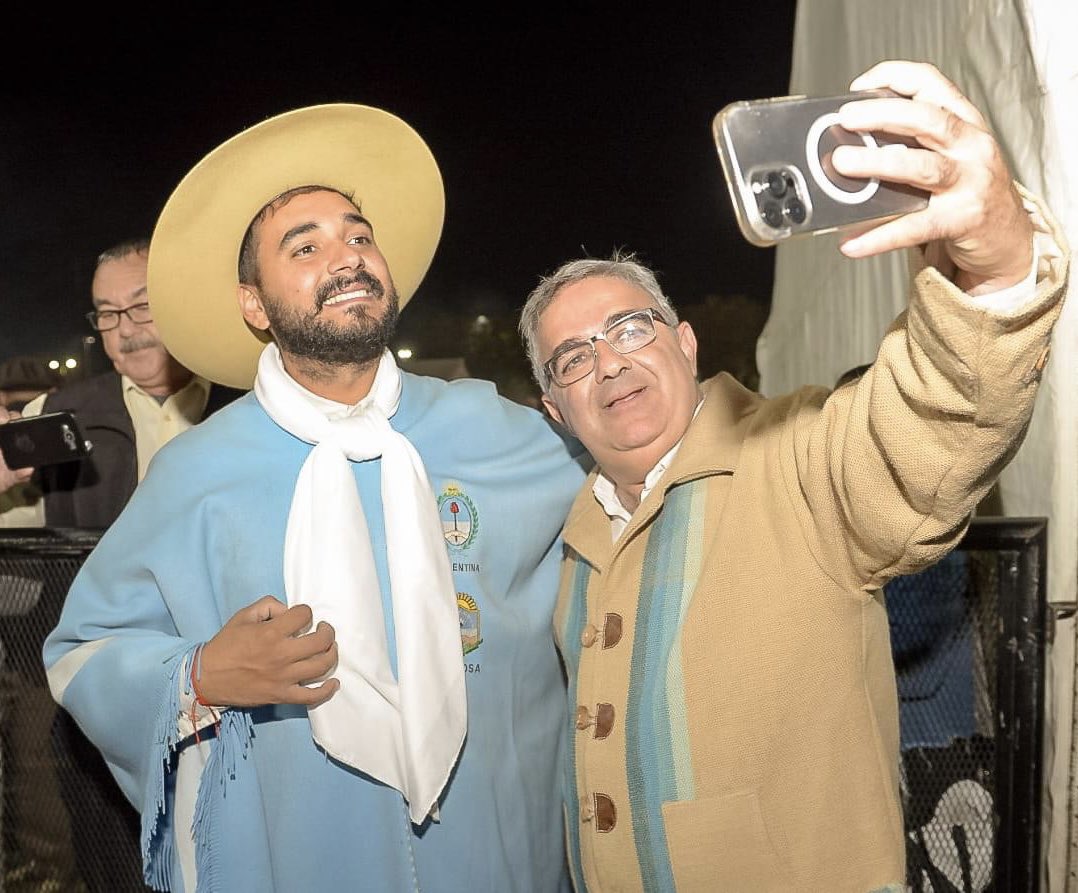 SilGinocchio's tweet photo. El gobernador @rauljalil_ok durante su visita en esta 43° Edición del Festival de la Mandarina 🍊 en #Chumbicha, #Capayan hizo el importante anuncio 📣 del #ANFITEATRO
Una fiesta que cada año sorprende con su propuesta artística y convoca a miles de catamarqueños y turistas👏 https://t.co/P1V8UZ5n2r