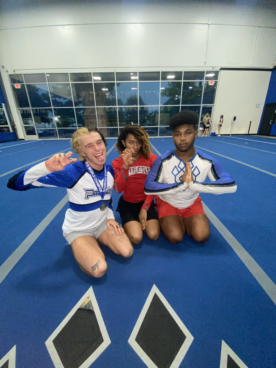 alexcoatneyo's tweet photo. @CheerAthletics 2021 crewcats made me fall in love with cheer all over again #crewcats #werc #cc4l ๐๐โโฌ๐ค https://t.co/zCufQL0Y1T