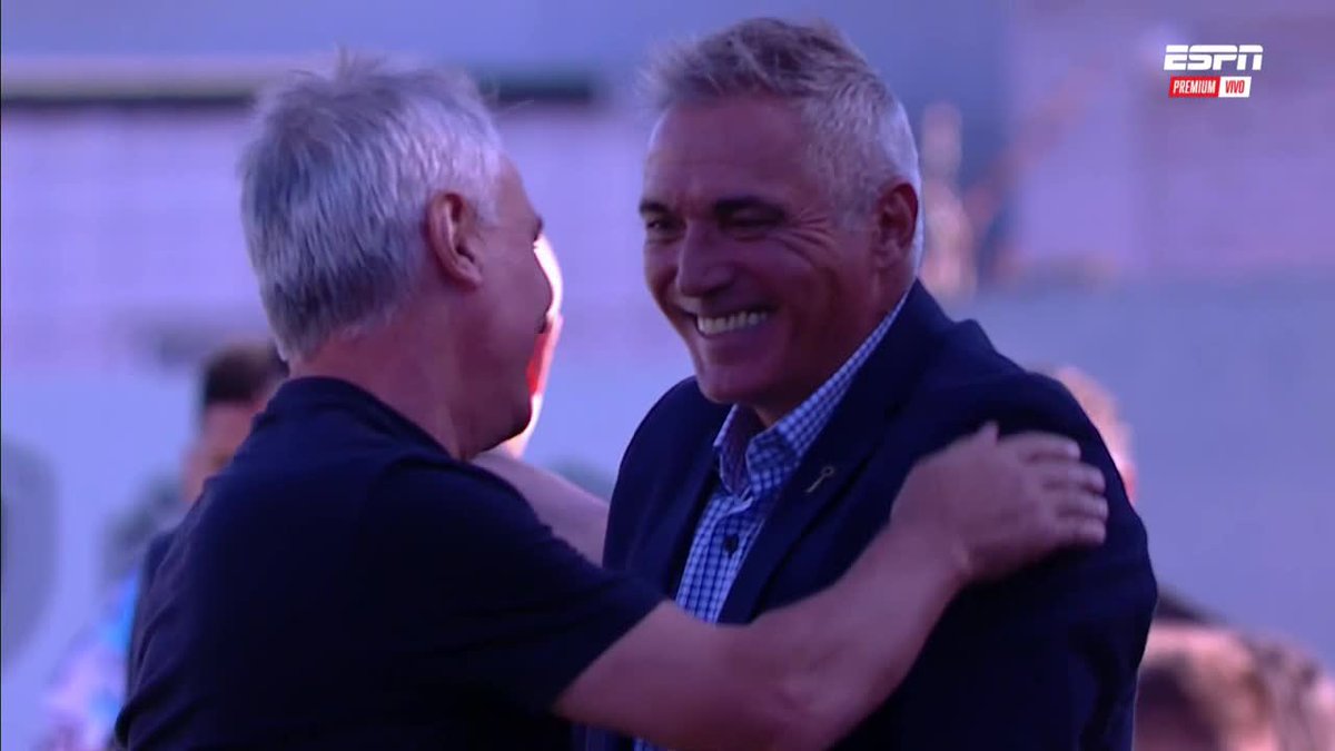 Se saludan Madelón y Rondina. Está por empezar: 
1) Arsenal - Central Córdoba
2) Platense - Arsenal 
3) Unión - Central Córdoba
4) Arsenal - Barracas
5) Barracas - Platense
6) Central Cordoba - Unión
7) Barracas - Central Cordoba 
8) Arsenal - Arsenal 
9) Todas pueden ser válidas