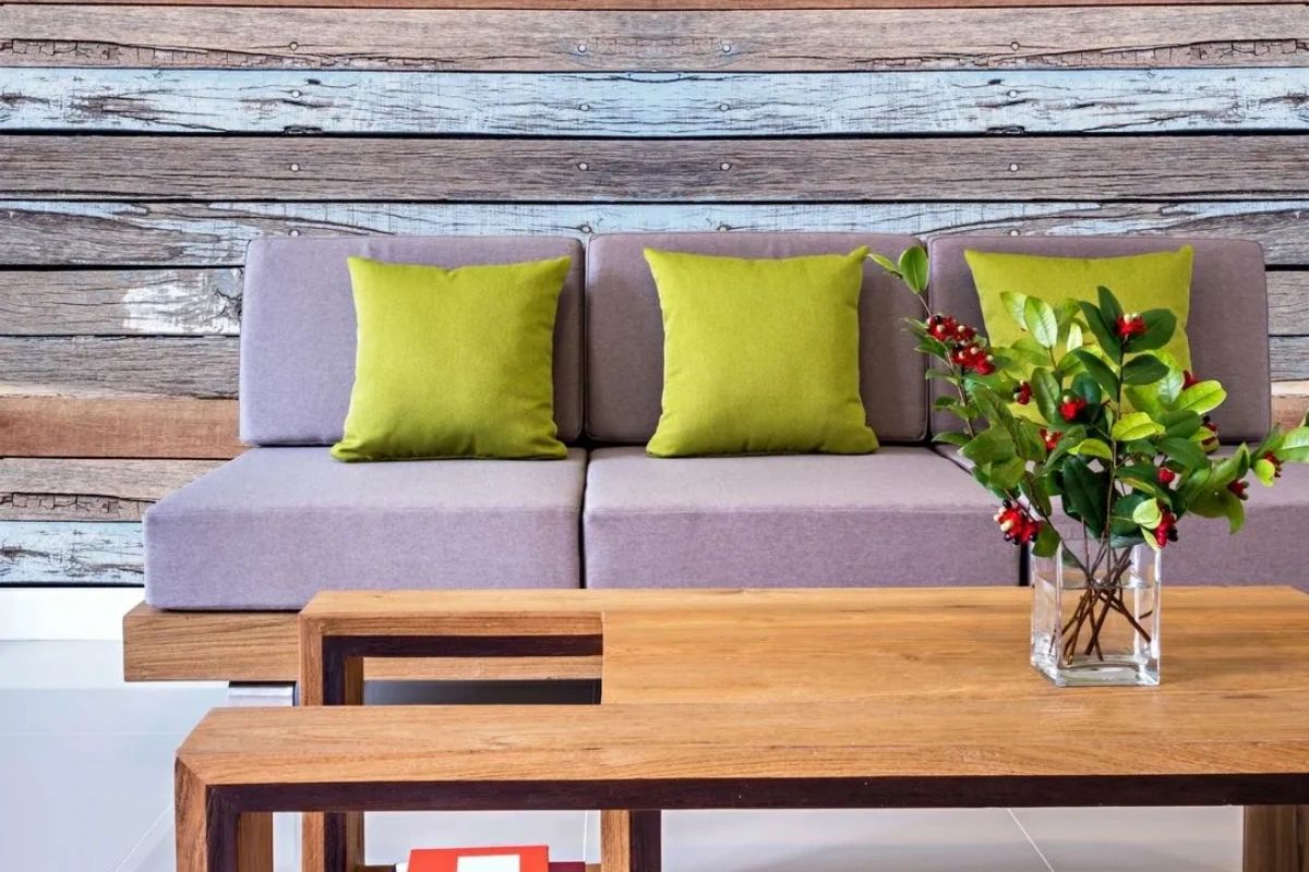 Don't forget the importance of decluttering and deep cleaning before scheduling tours of your home! For more tips to make your home stand out and attract potential buyers, call (317) 888-5000. #GreenwoodIN #IndianaRealty #HomeSellingTips