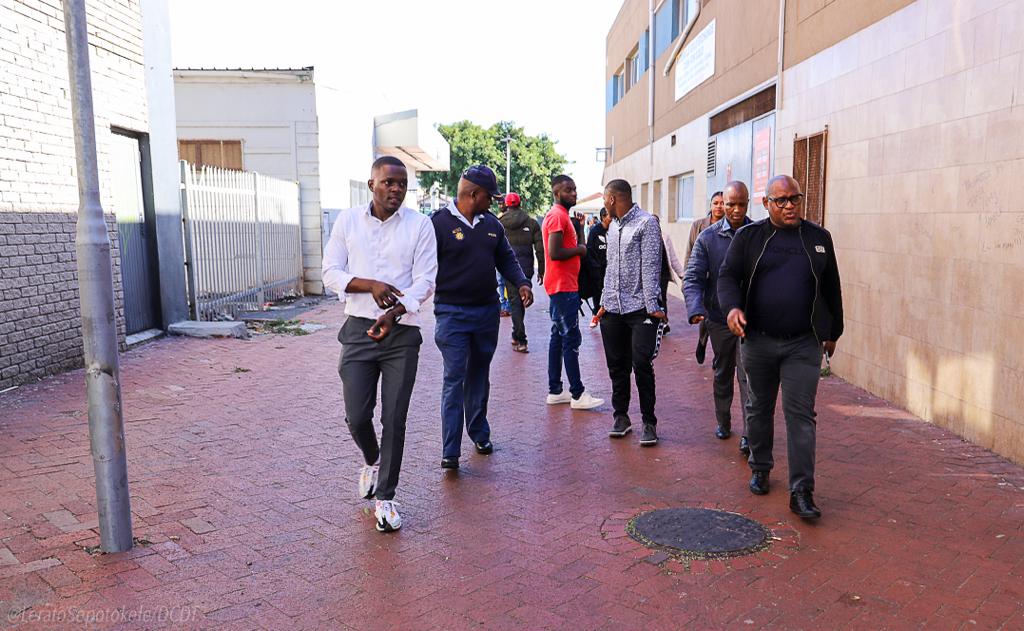 CommsZA's tweet photo. Hon. DM of @CommsZA @PhillyMapulane with the @FPB_ZA and the Athlone @SAPoliceService led the charge against the selling and distribution of counterfeit CDs.
The team led by the DM successfully raided the Athlone City Centre and arrests were made by SAPS.
#NoToCounterfeits https://t.co/qBPa5Ws3Yf