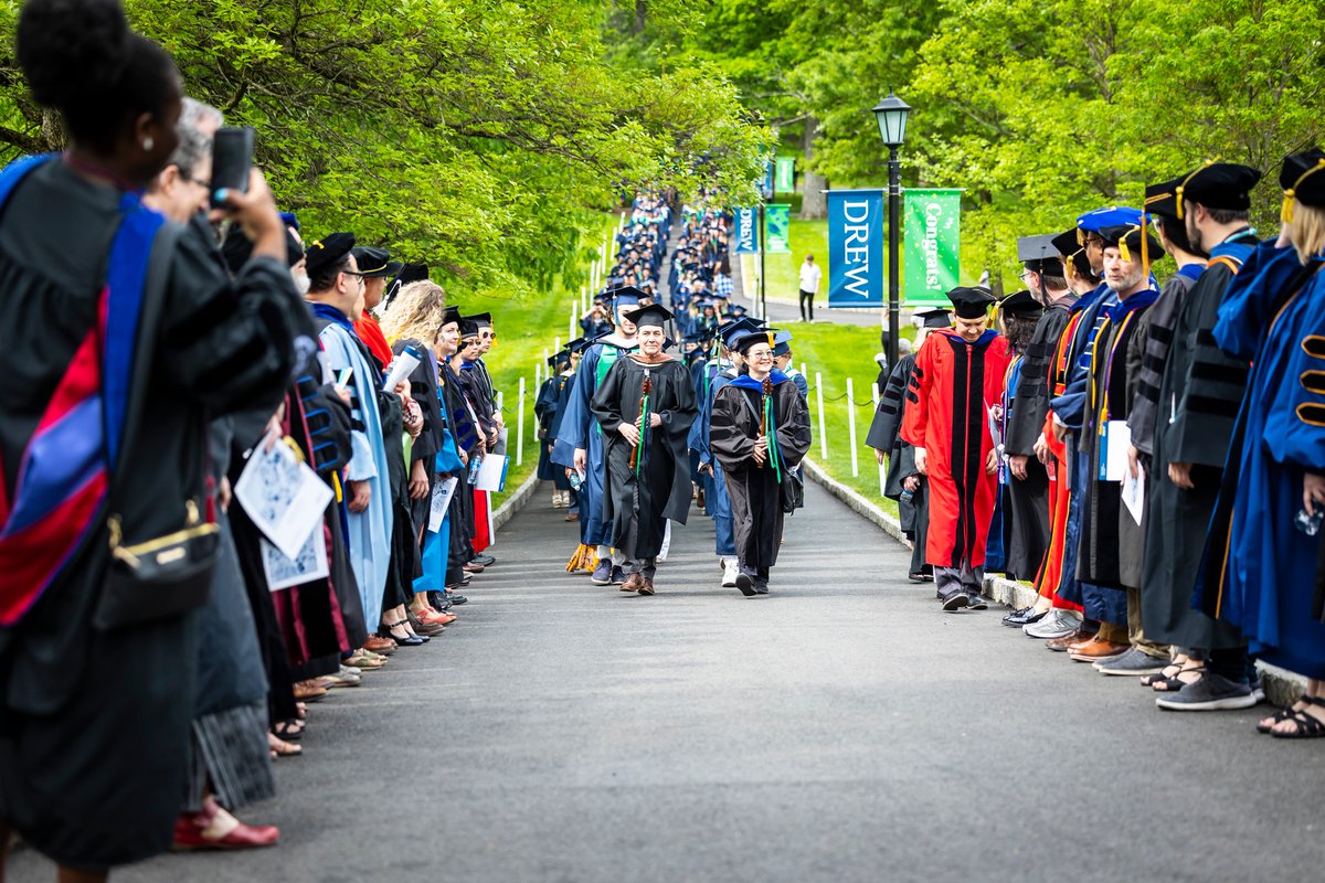 DrewUIntl's tweet photo. We could not be more proud of the class of 2023!
๐๐๐ ๐
๐๐
๐๐!๐ป๐๐๐
#intodrew #intostudy #congratulations #classof2023 #drewu @DrewUniversity https://t.co/Y6HtRn0fiz