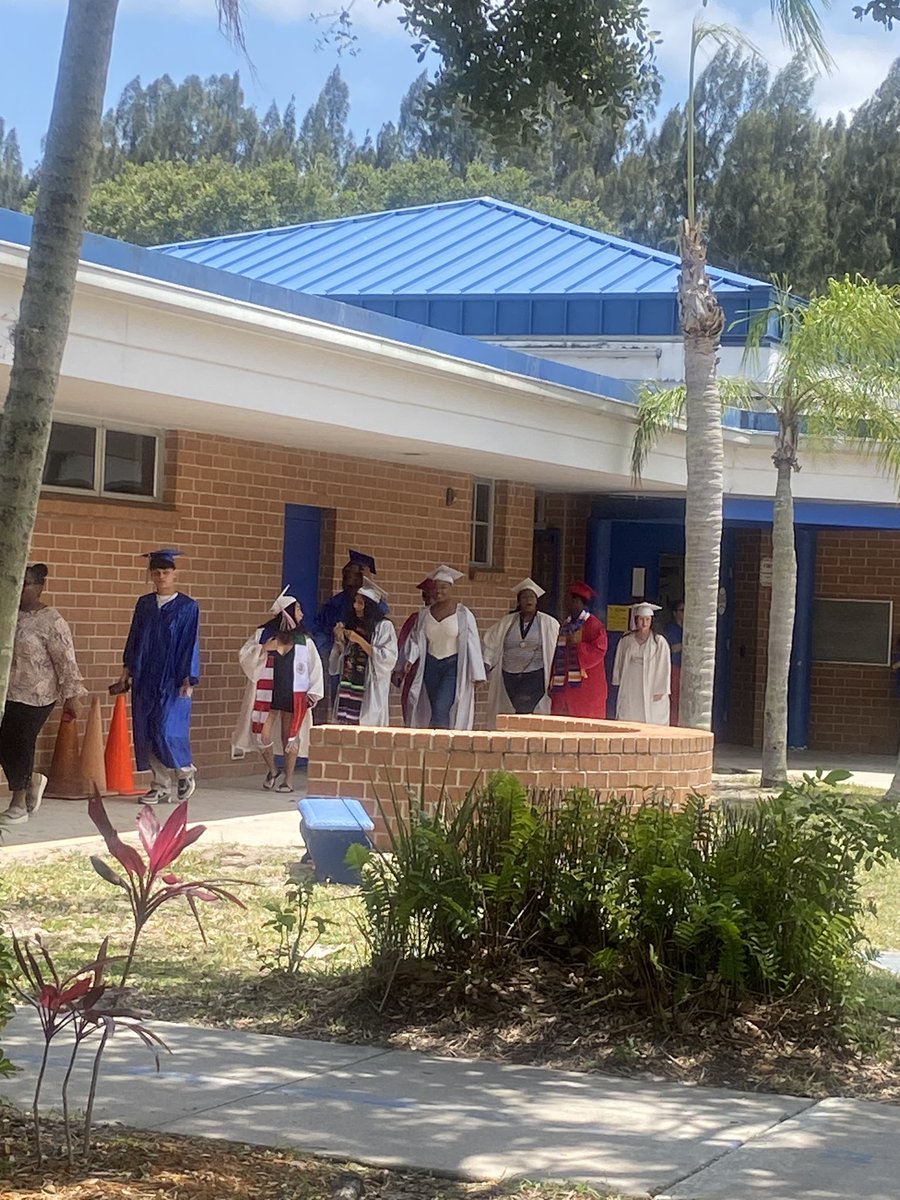 Grad Walk @DodgertownELEM!! Congrats to all graduates! Once a Dodger ALWAYS a Dodger! ⚾️ @IRCSchools